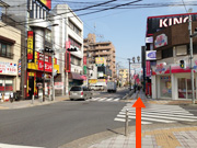 2.道なりにずっと真っすぐ進む